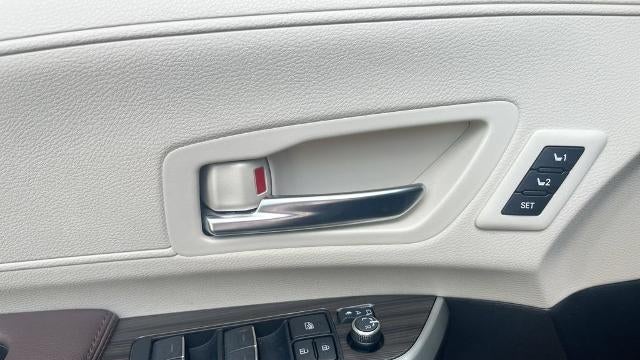 2024 Toyota Sienna Platinum 7-Passenger