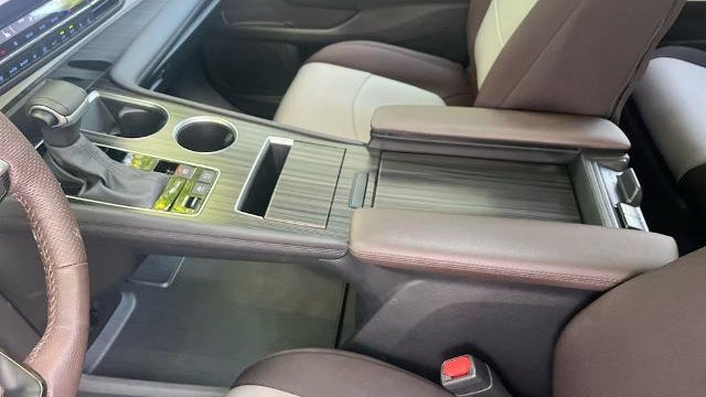2024 Toyota Sienna Platinum 7-Passenger