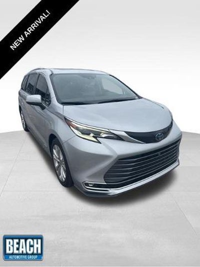 Photo of a 2021 Toyota Sienna Platinum 7-Passenger 4DR Mini-Van for sale