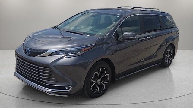 Preowned 2025 Toyota Sienna Platinum 7-Passenger for Sale