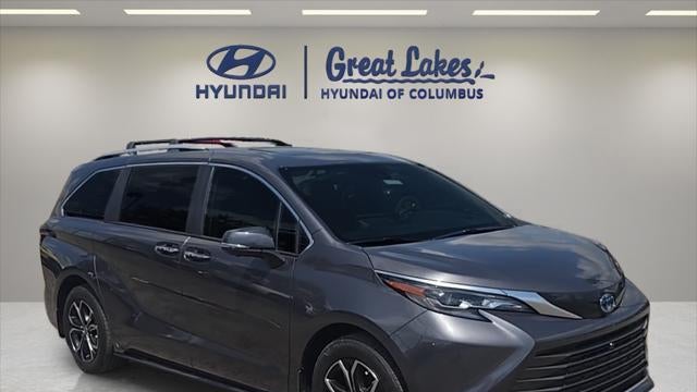2025 Toyota Sienna Platinum 7-Passenger
