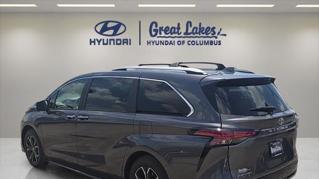 2025 Toyota Sienna Platinum 7-Passenger