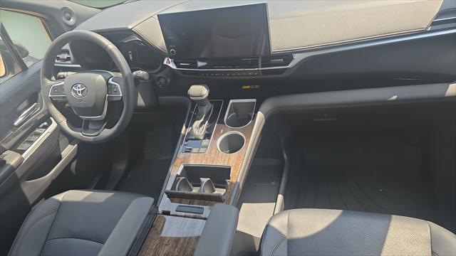 2025 Toyota Sienna Platinum 7-Passenger
