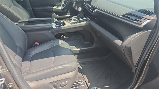 2025 Toyota Sienna Platinum 7-Passenger