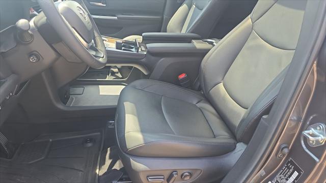 2025 Toyota Sienna Platinum 7-Passenger
