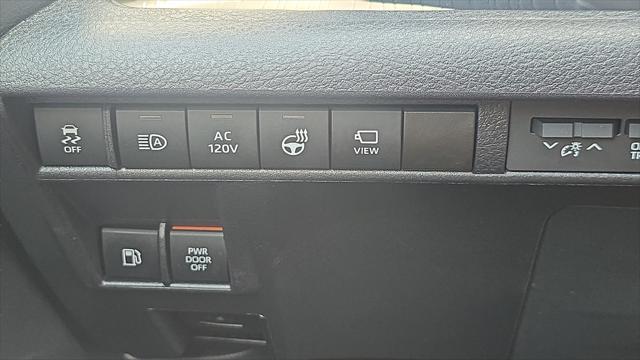 2025 Toyota Sienna Platinum 7-Passenger