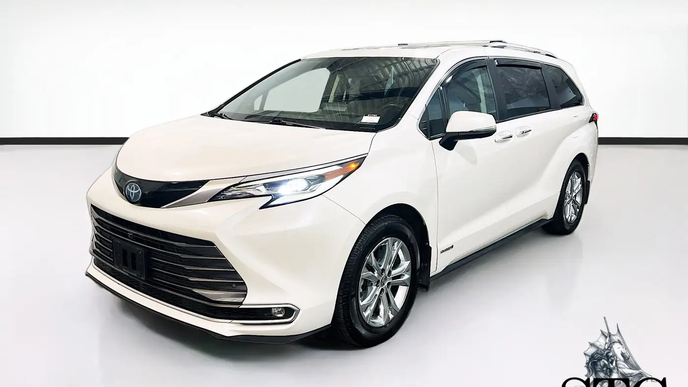 Preowned 2021 Toyota Sienna Platinum 7-Passenger for Sale