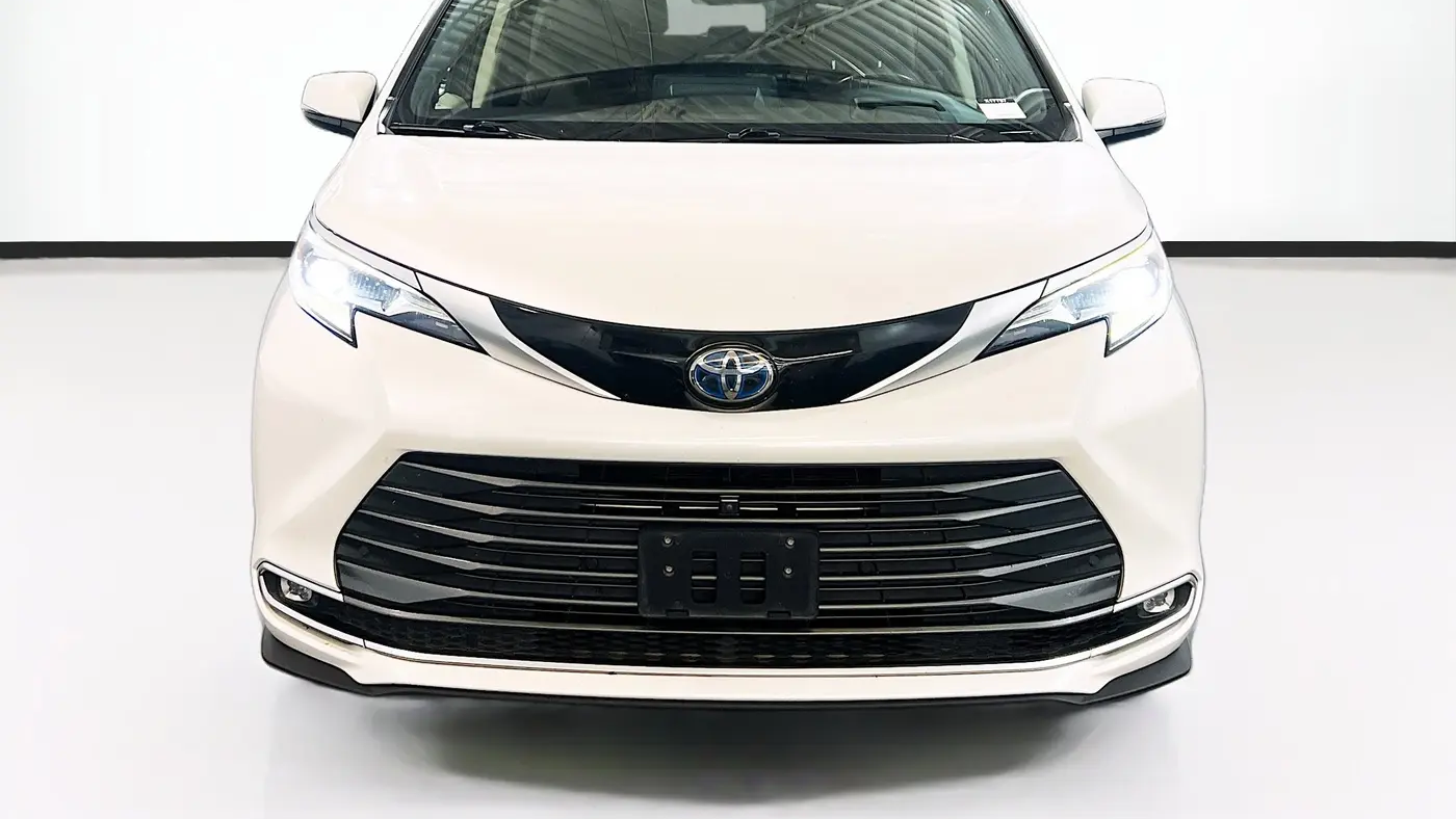 2021 Toyota Sienna Platinum 7-Passenger