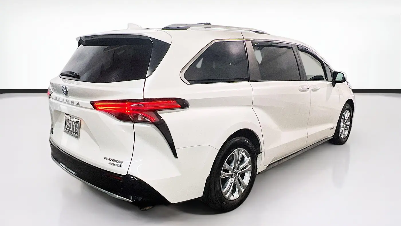 2021 Toyota Sienna Platinum 7-Passenger