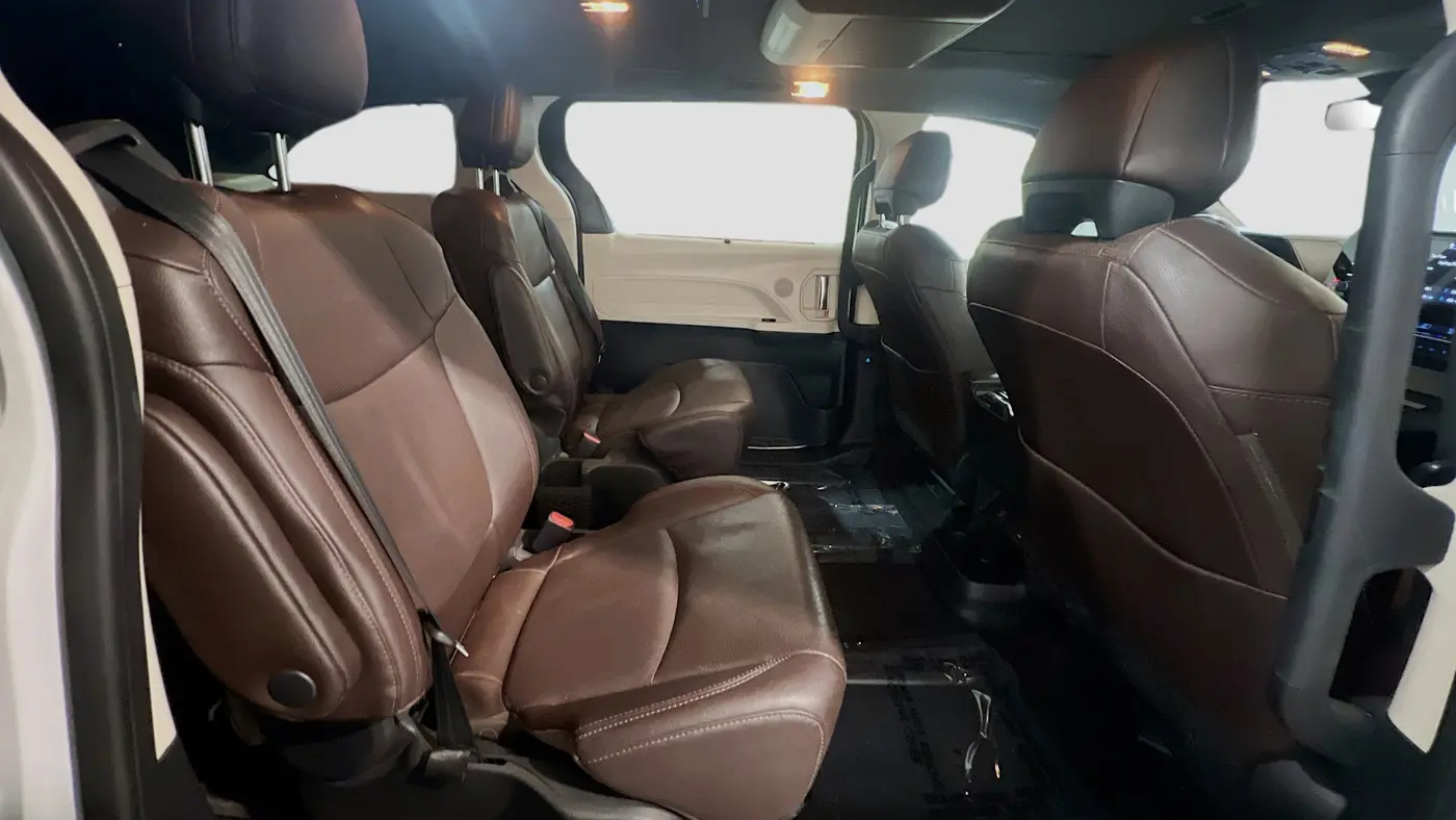 2021 Toyota Sienna Platinum 7-Passenger