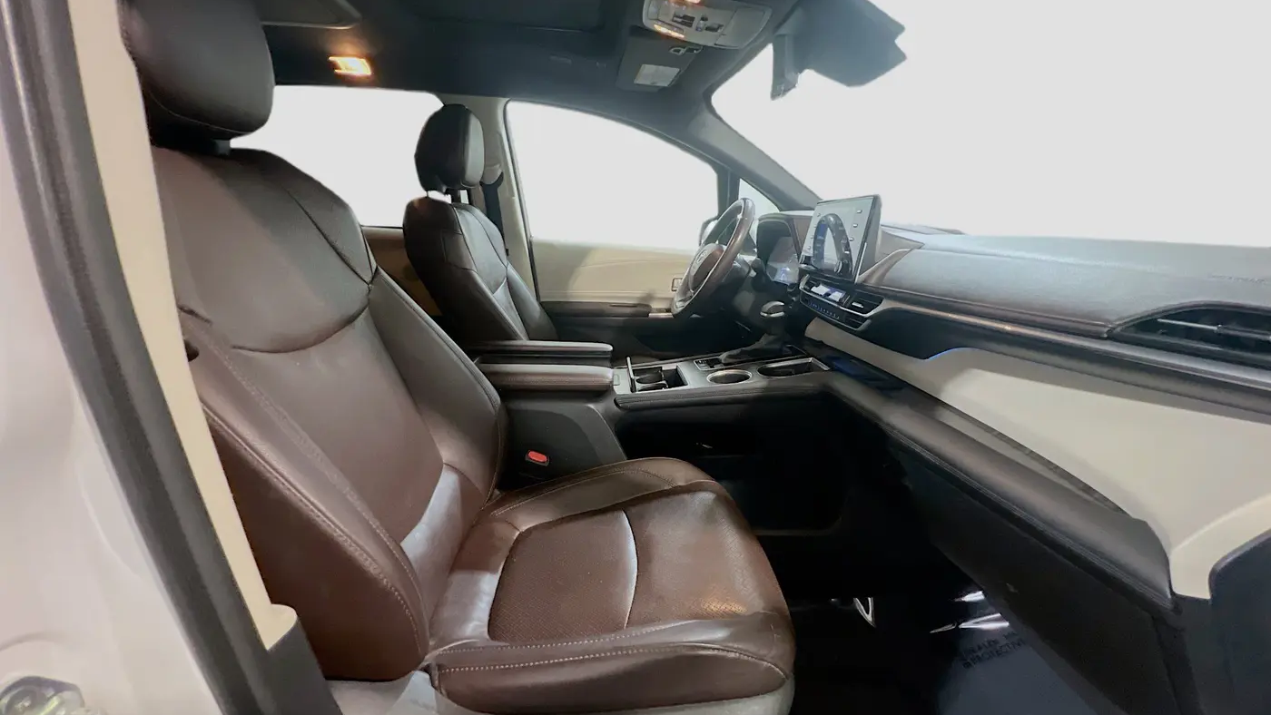 2021 Toyota Sienna Platinum 7-Passenger
