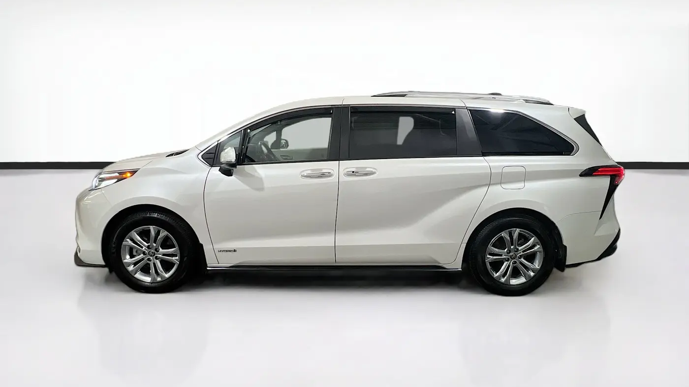 2021 Toyota Sienna Platinum 7-Passenger