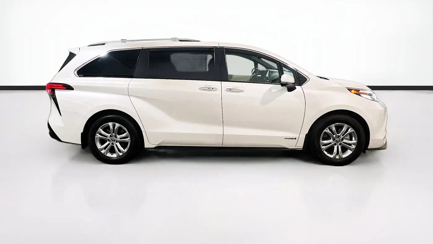 2021 Toyota Sienna Platinum 7-Passenger