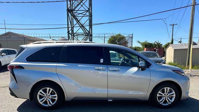 2024 Toyota Sienna Platinum 7-Passenger