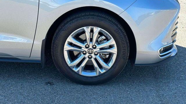 2024 Toyota Sienna Platinum 7-Passenger