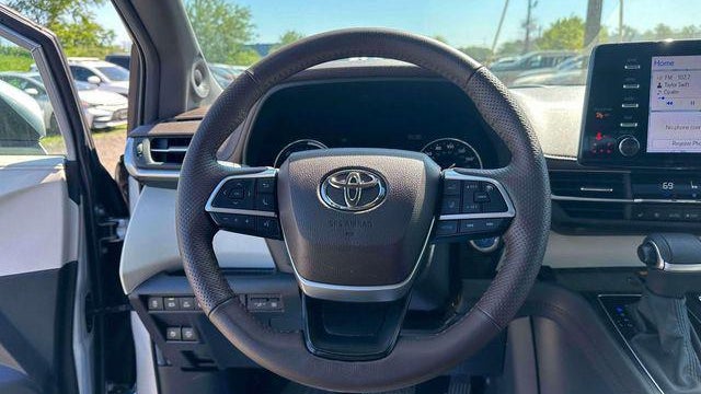 2024 Toyota Sienna Platinum 7-Passenger