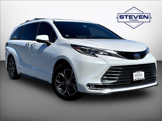 2025 Toyota Sienna - $52,499