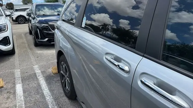 2025 Toyota Sienna Platinum 7-Passenger