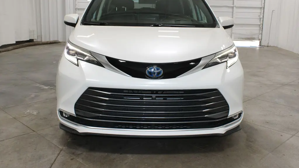 2021 Toyota Sienna Platinum 7-Passenger