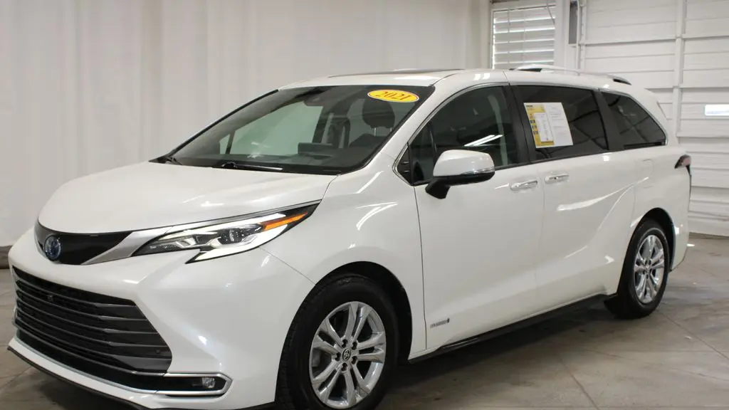 2021 Toyota Sienna Platinum 7-Passenger