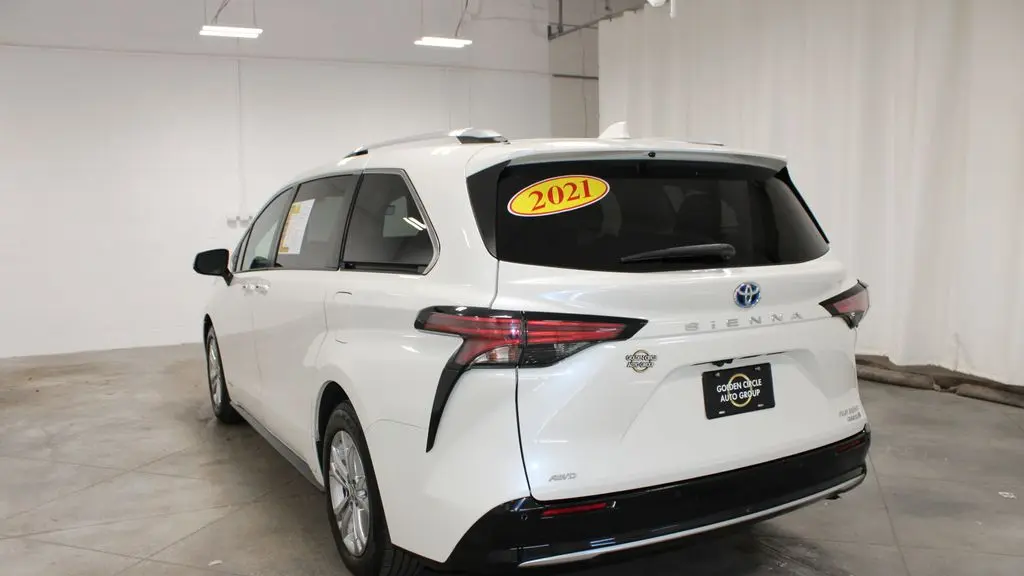 2021 Toyota Sienna Platinum 7-Passenger