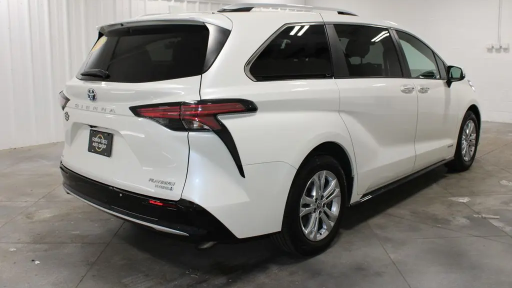 2021 Toyota Sienna Platinum 7-Passenger