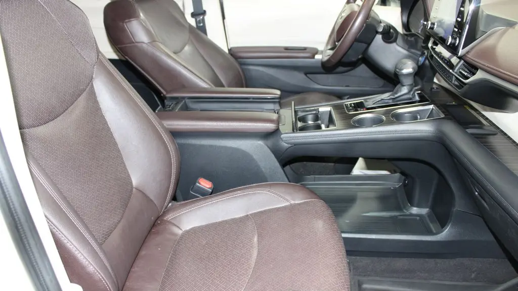 2021 Toyota Sienna Platinum 7-Passenger