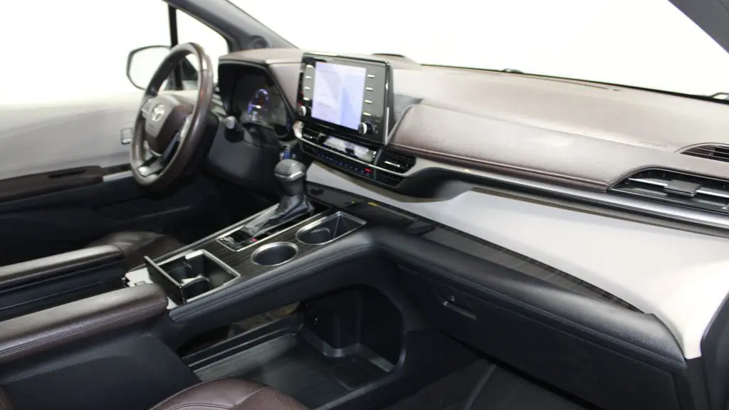 2021 Toyota Sienna Platinum 7-Passenger