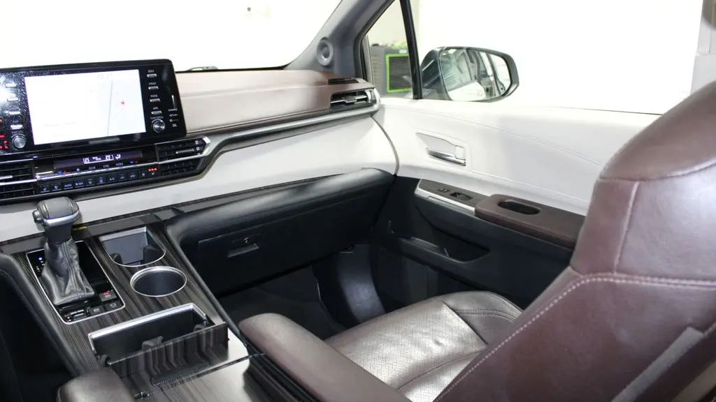 2021 Toyota Sienna Platinum 7-Passenger