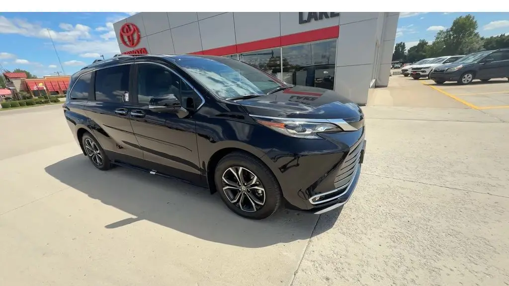 2026 Toyota Sienna Platinum 7-Passenger