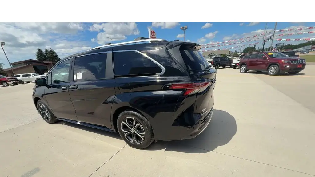 2026 Toyota Sienna Platinum 7-Passenger