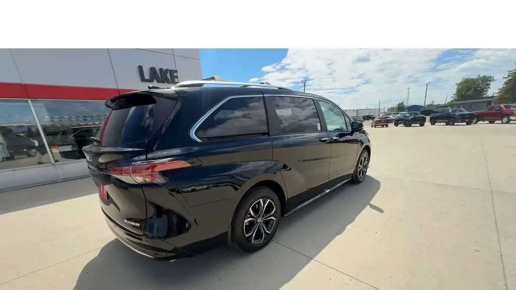 2026 Toyota Sienna Platinum 7-Passenger