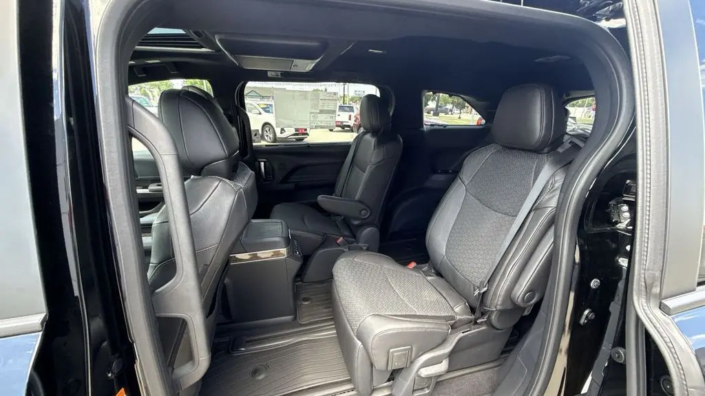 2026 Toyota Sienna Platinum 7-Passenger