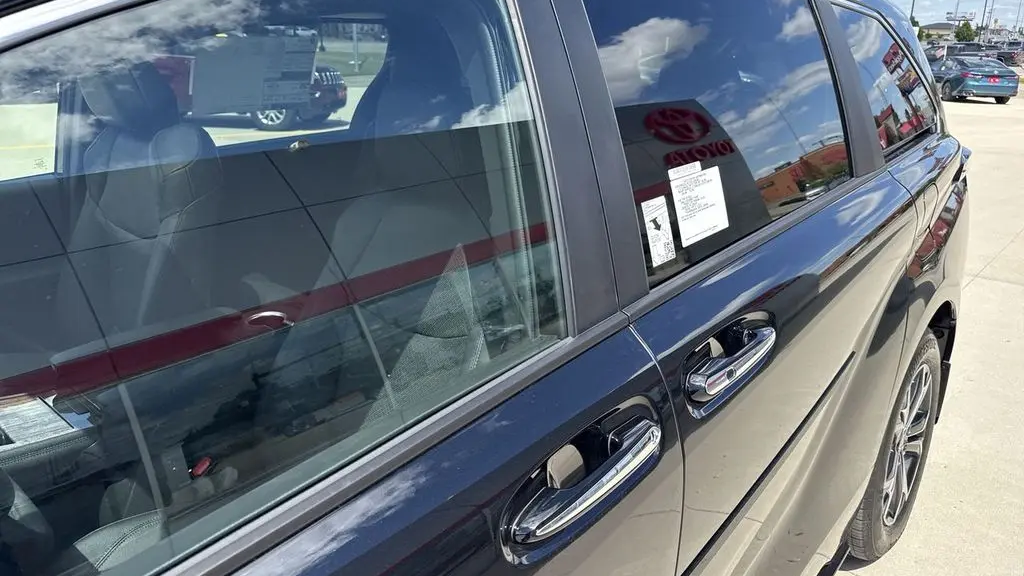 2026 Toyota Sienna Platinum 7-Passenger