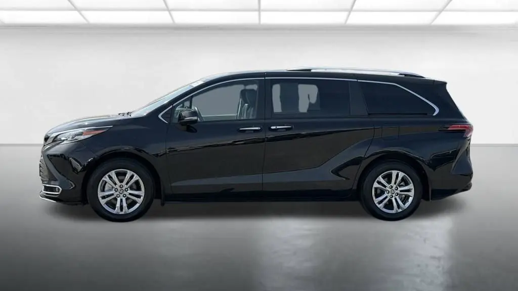 2023 Toyota Sienna Platinum 7-Passenger