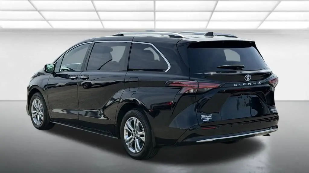 2023 Toyota Sienna Platinum 7-Passenger