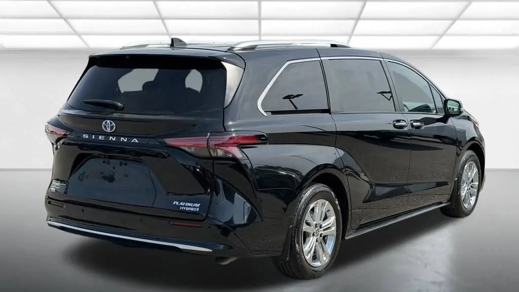 2023 Toyota Sienna Platinum 7-Passenger