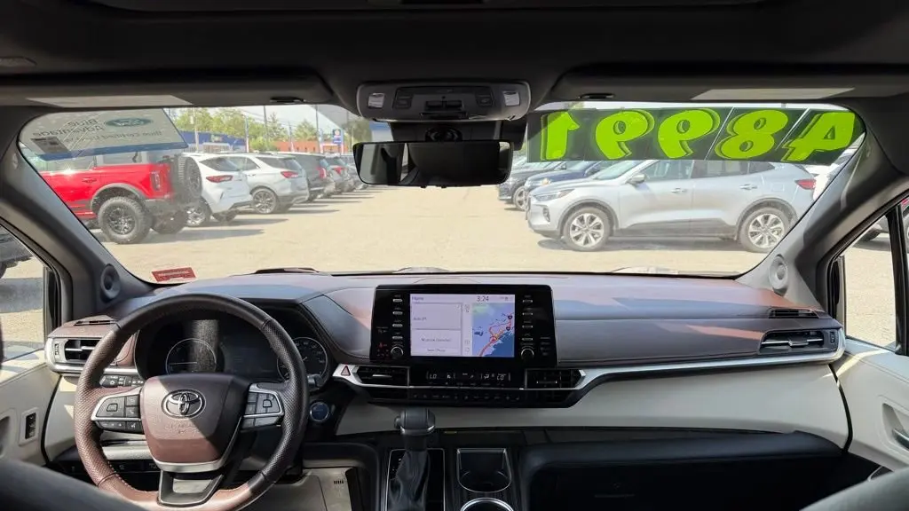 2023 Toyota Sienna Platinum 7-Passenger