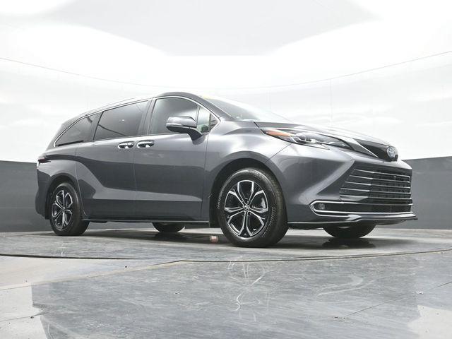 2025 Toyota Sienna - $53,917