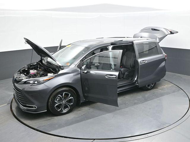 2025 Toyota Sienna - $53,917