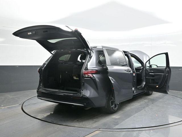 2025 Toyota Sienna - $53,917
