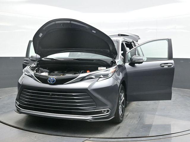 2025 Toyota Sienna - $53,917