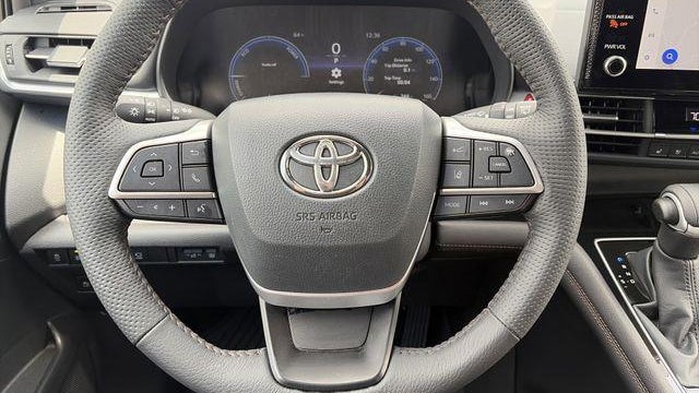 2025 Toyota Sienna Platinum 7-Passenger