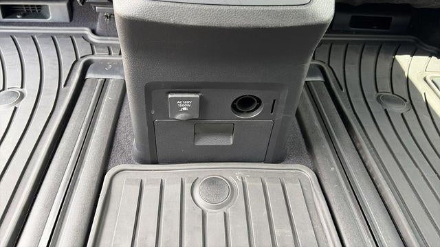 2025 Toyota Sienna Platinum 7-Passenger