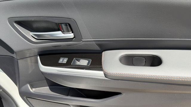 2025 Toyota Sienna Platinum 7-Passenger