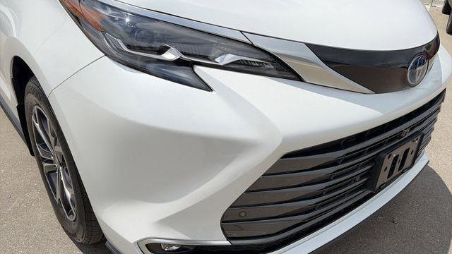 2025 Toyota Sienna Platinum 7-Passenger