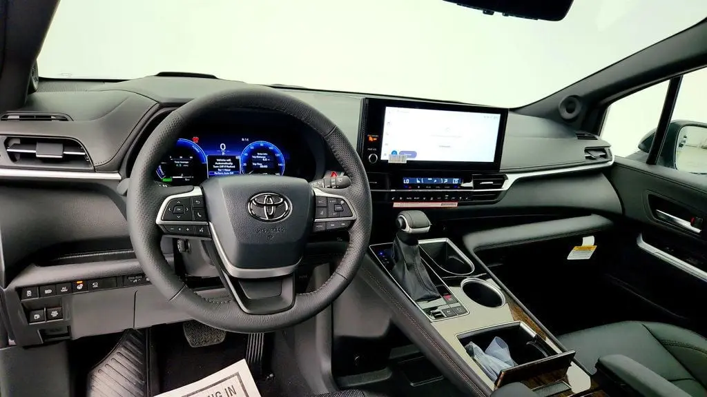 2026 Toyota Sienna - $58,995