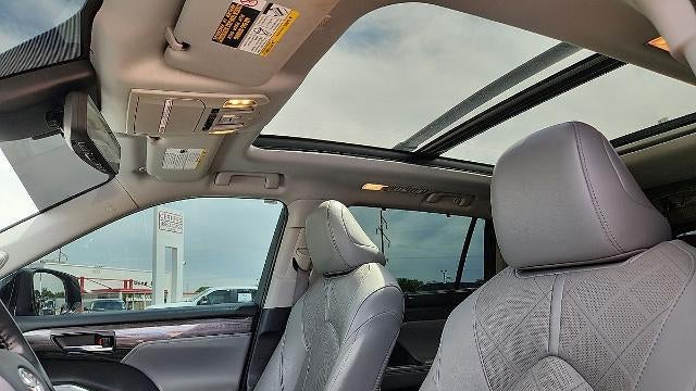 2021 Toyota Highlander Hybrid Platinum