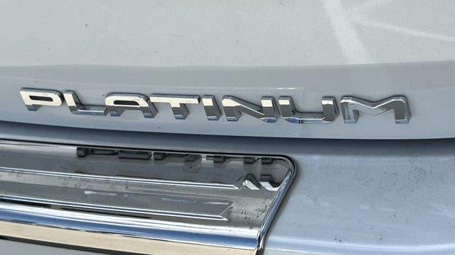 2023 Toyota Highlander Hybrid Platinum