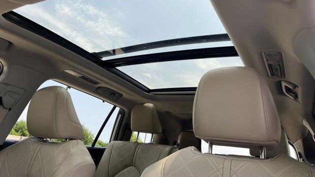 2023 Toyota Highlander Hybrid Platinum